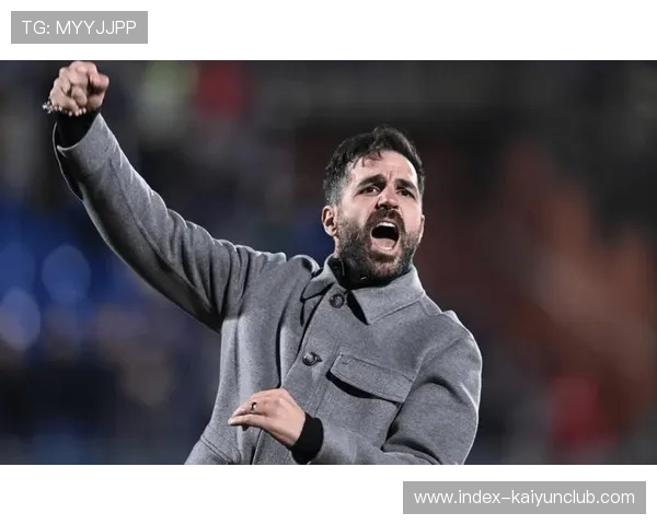 意甲黑马登顶联赛榜首,全意大利震惊