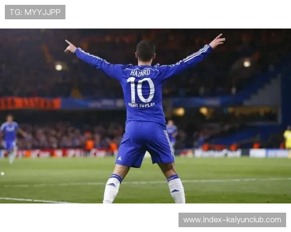 皇马边路贴地传中直指门前空档