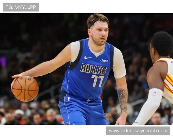 东契奇假突破真传球，达拉斯独行侠外线开张